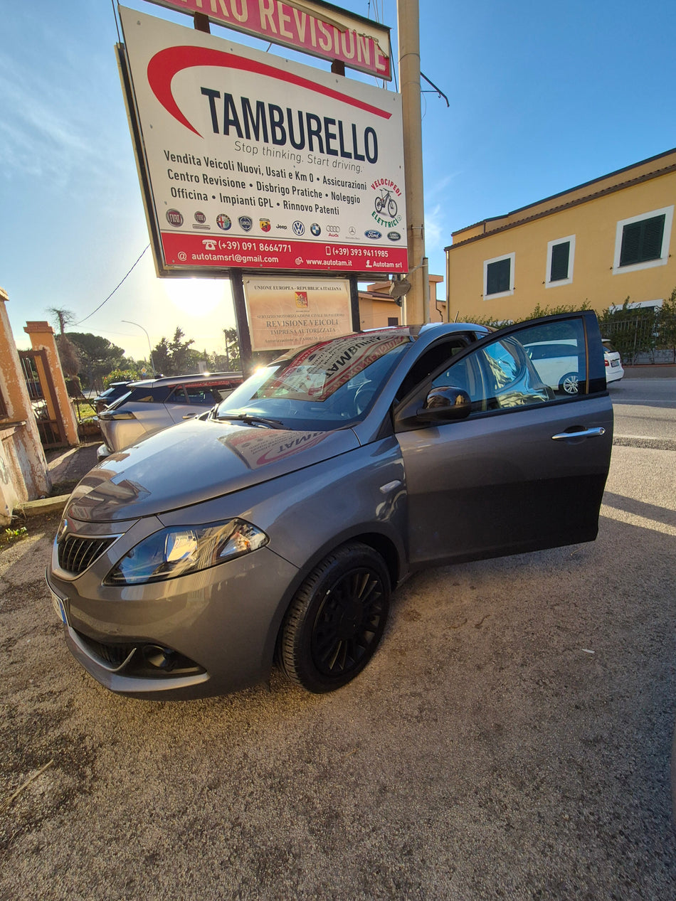 Lancia Ypsilon| Hybrid - 1.0