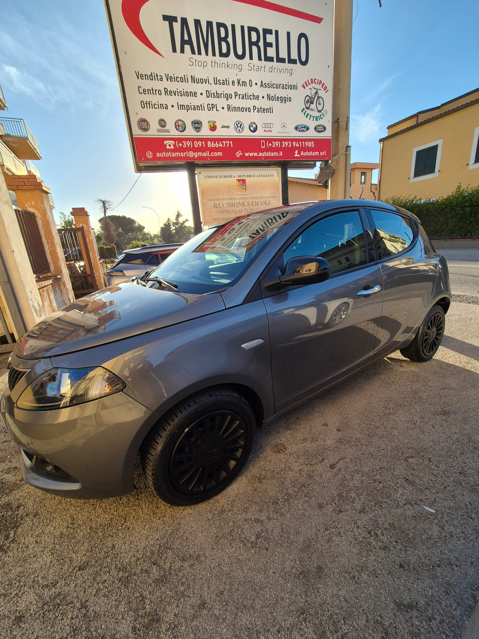 Lancia Ypsilon| Hybrid - 1.0